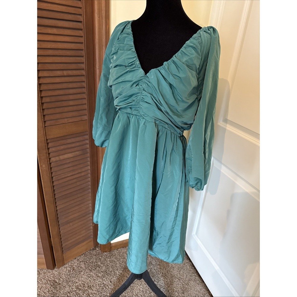 Hyacinth House Emerald Green Tuckernuck Ruched‎ V-Neck Genevieve Mini Dress Med